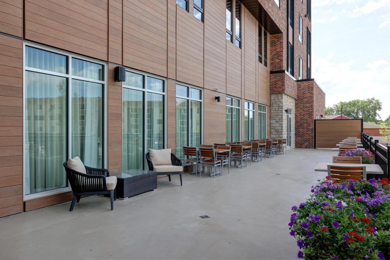 Courtyard By Marriott Iowa City University Heights Ngoại thất bức ảnh
