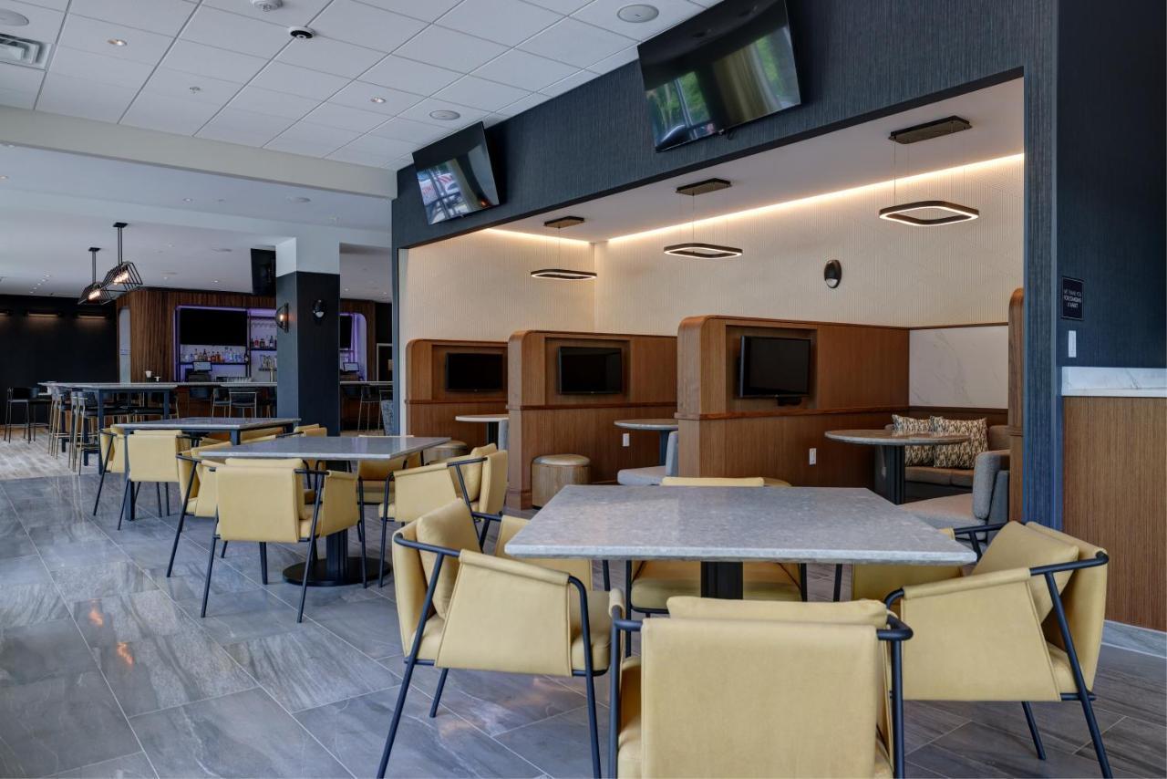 Courtyard By Marriott Iowa City University Heights Ngoại thất bức ảnh