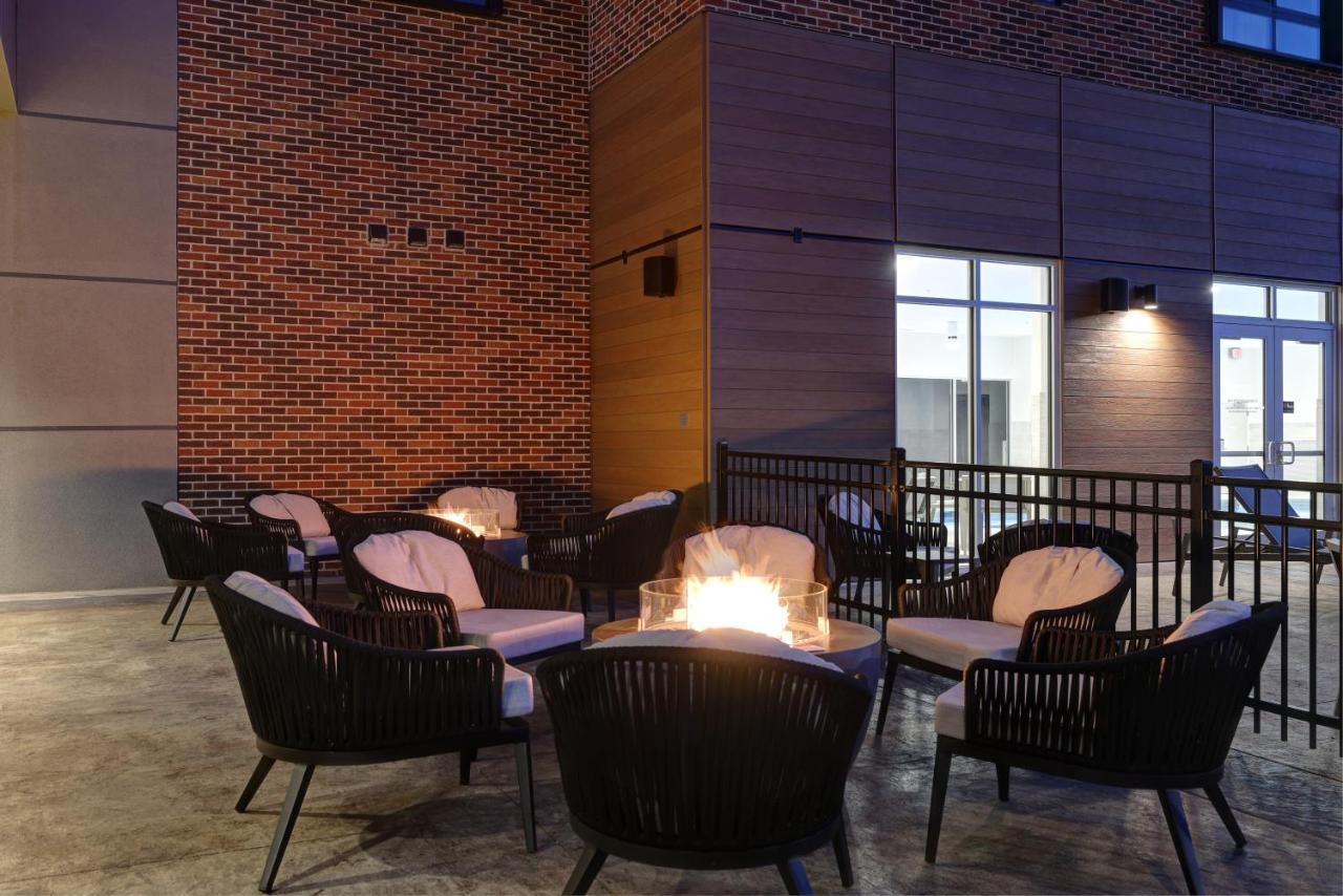 Courtyard By Marriott Iowa City University Heights Ngoại thất bức ảnh