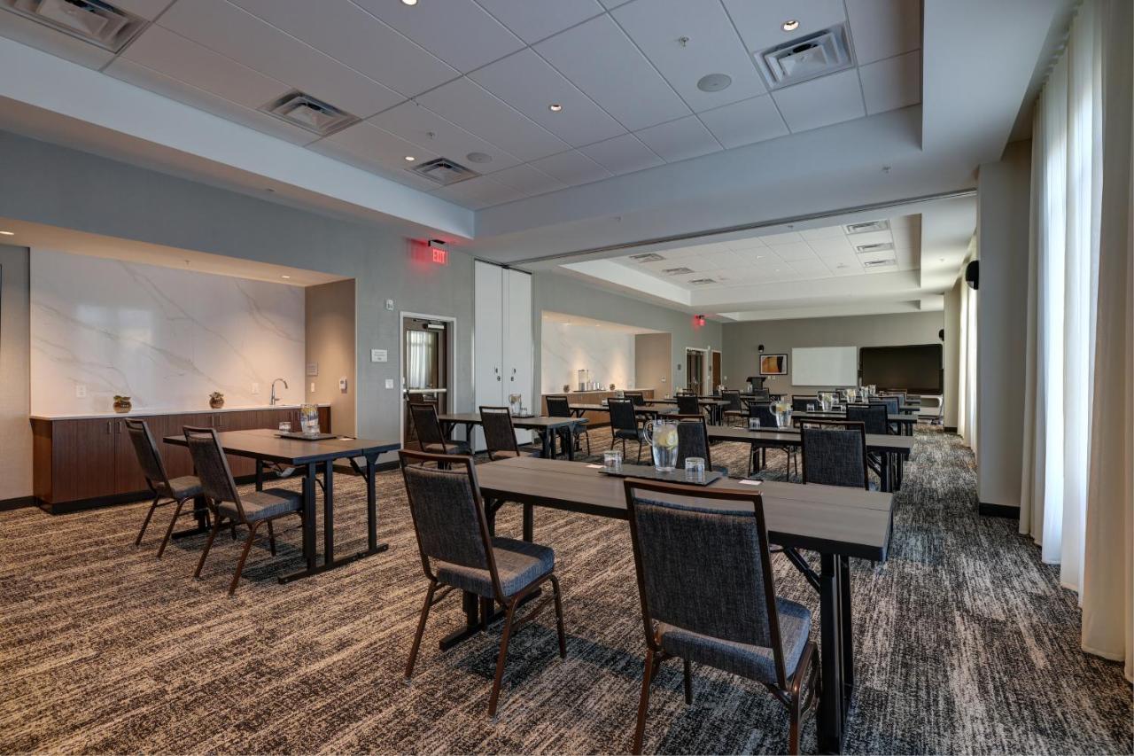 Courtyard By Marriott Iowa City University Heights Ngoại thất bức ảnh