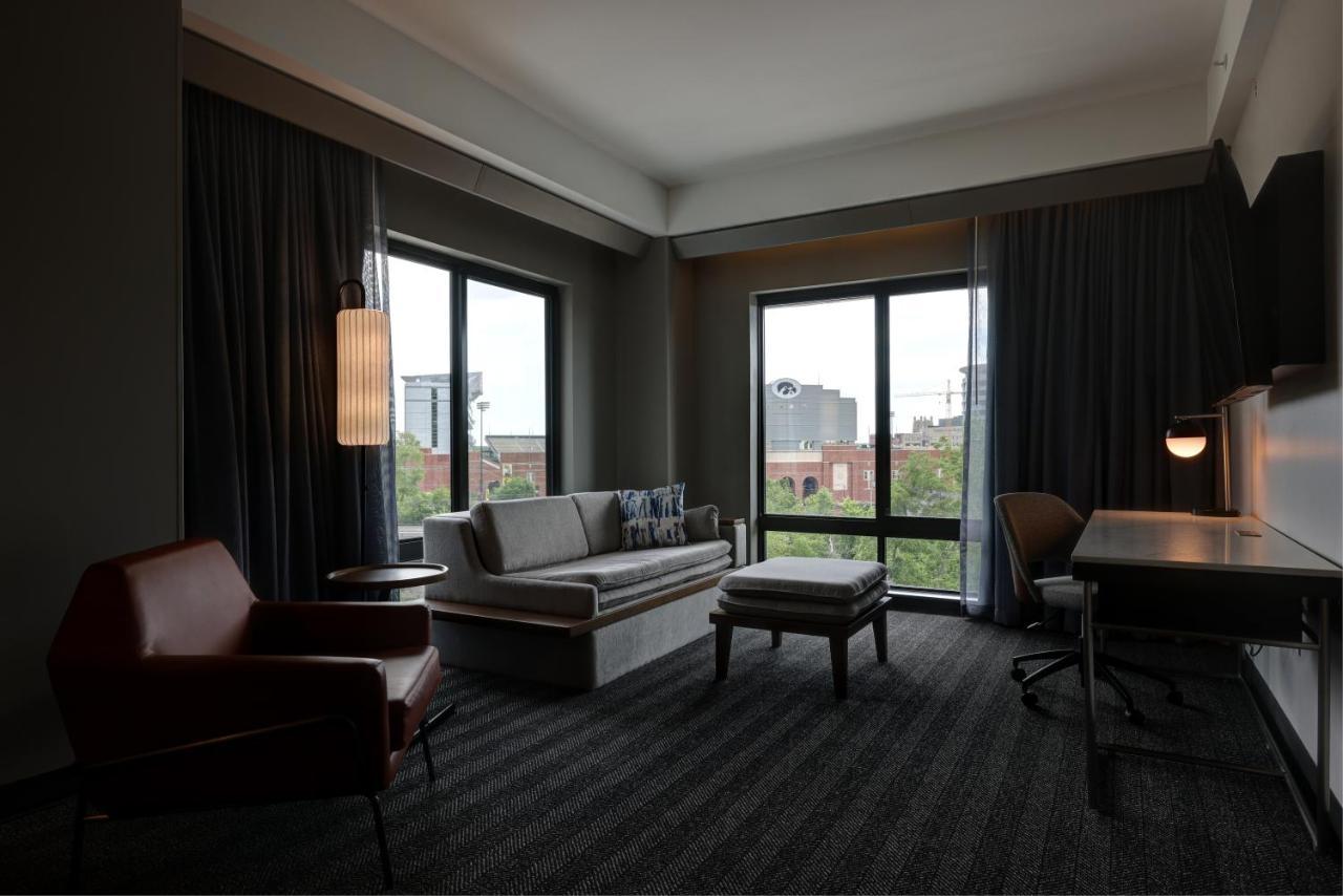 Courtyard By Marriott Iowa City University Heights Ngoại thất bức ảnh