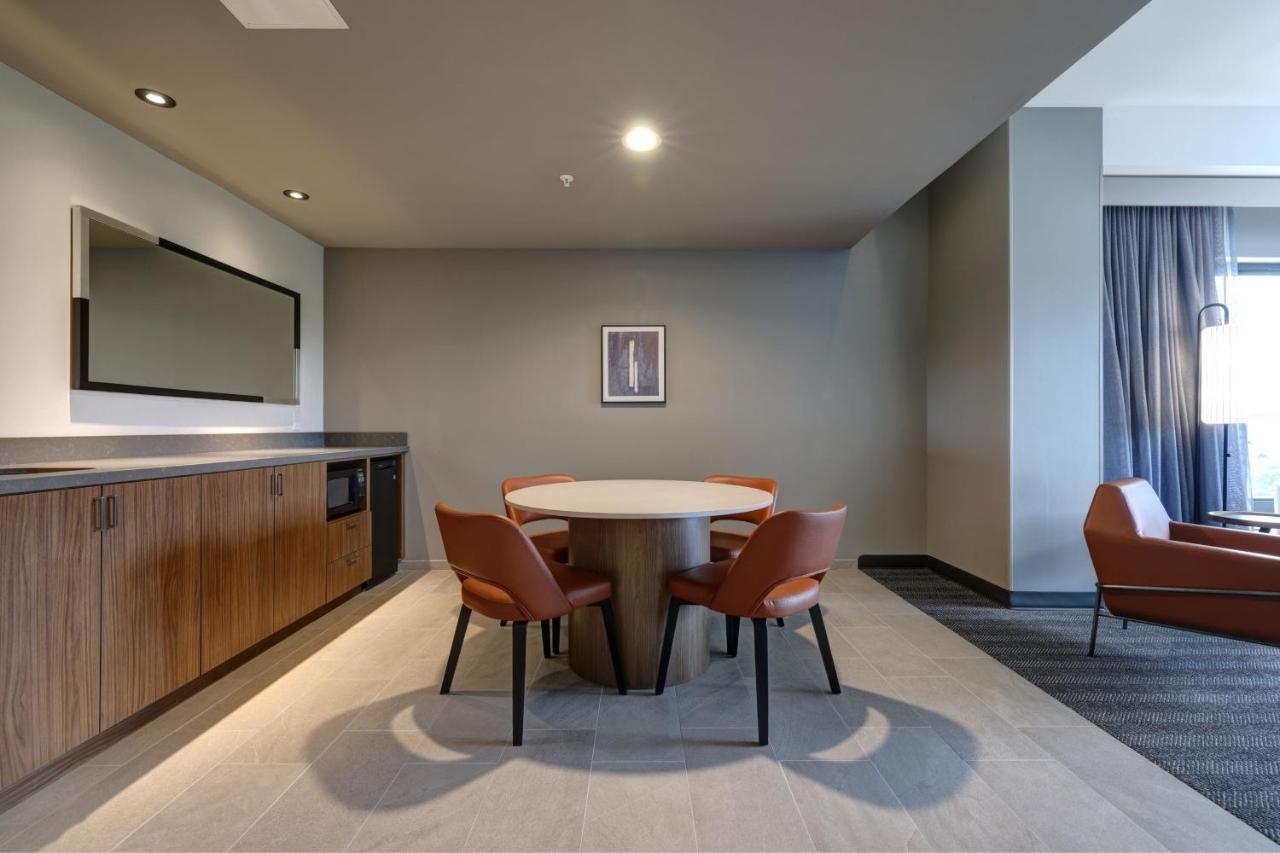 Courtyard By Marriott Iowa City University Heights Ngoại thất bức ảnh