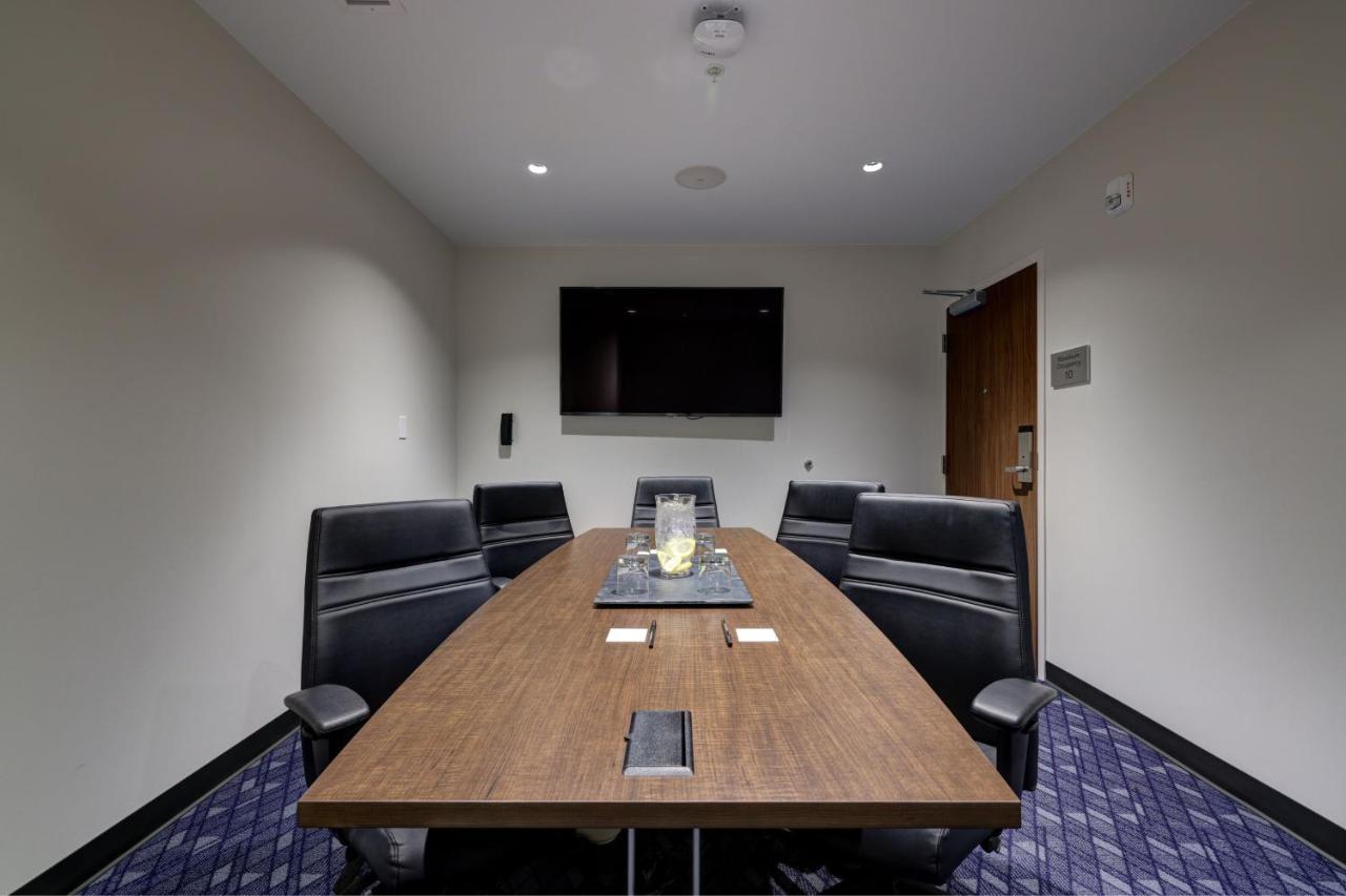 Courtyard By Marriott Iowa City University Heights Ngoại thất bức ảnh