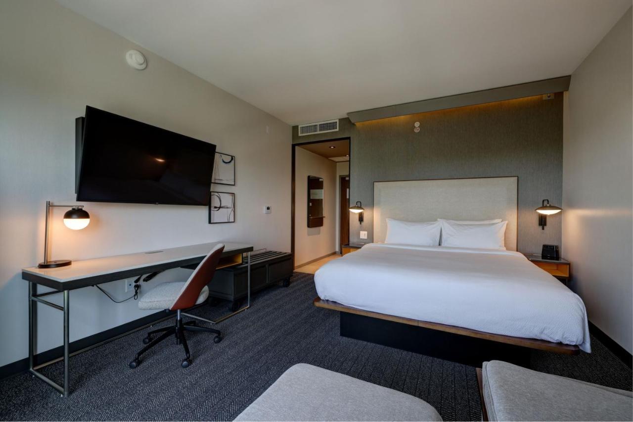 Courtyard By Marriott Iowa City University Heights Ngoại thất bức ảnh