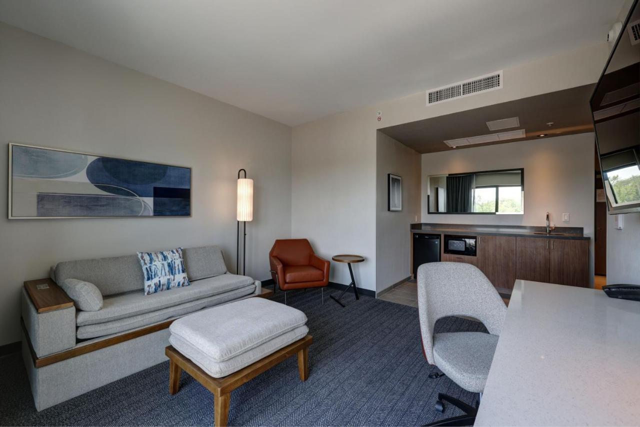 Courtyard By Marriott Iowa City University Heights Ngoại thất bức ảnh