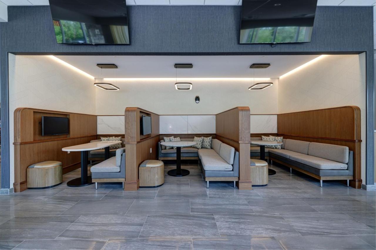 Courtyard By Marriott Iowa City University Heights Ngoại thất bức ảnh