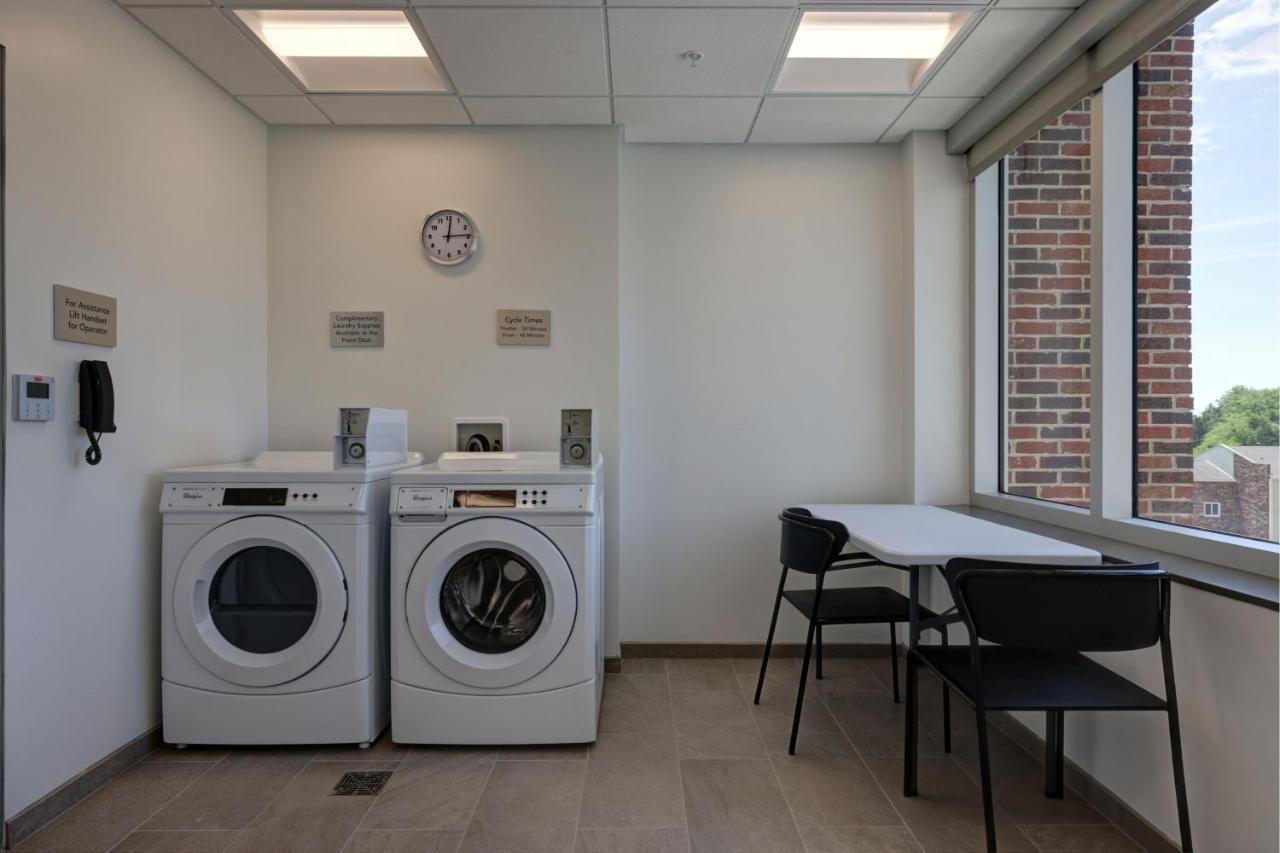 Courtyard By Marriott Iowa City University Heights Ngoại thất bức ảnh