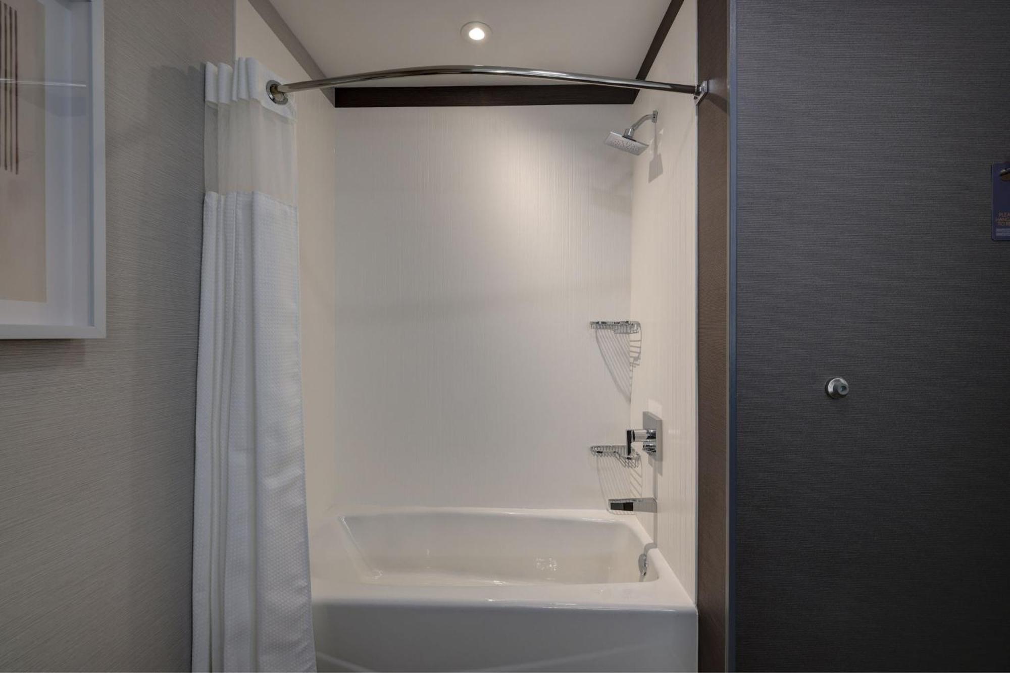 Courtyard By Marriott Iowa City University Heights Ngoại thất bức ảnh